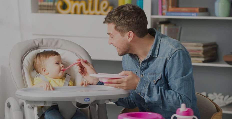 https://www.chicco.pt/dw/image/v2/BJJJ_PRD/on/demandware.static/-/Sites-Chicco-Portugal-Library/pt_PT/dw70451925/site/13-Conselhos/Artigos/Alimentacao /a-papa-esta-pronta/a-papa-esta-pronta-observatorio-chicco.jpg